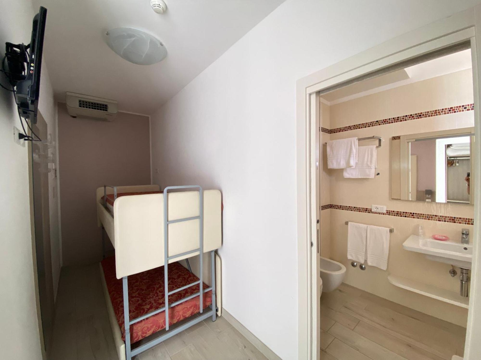 Hotel Kennedy Bibione Exterior foto