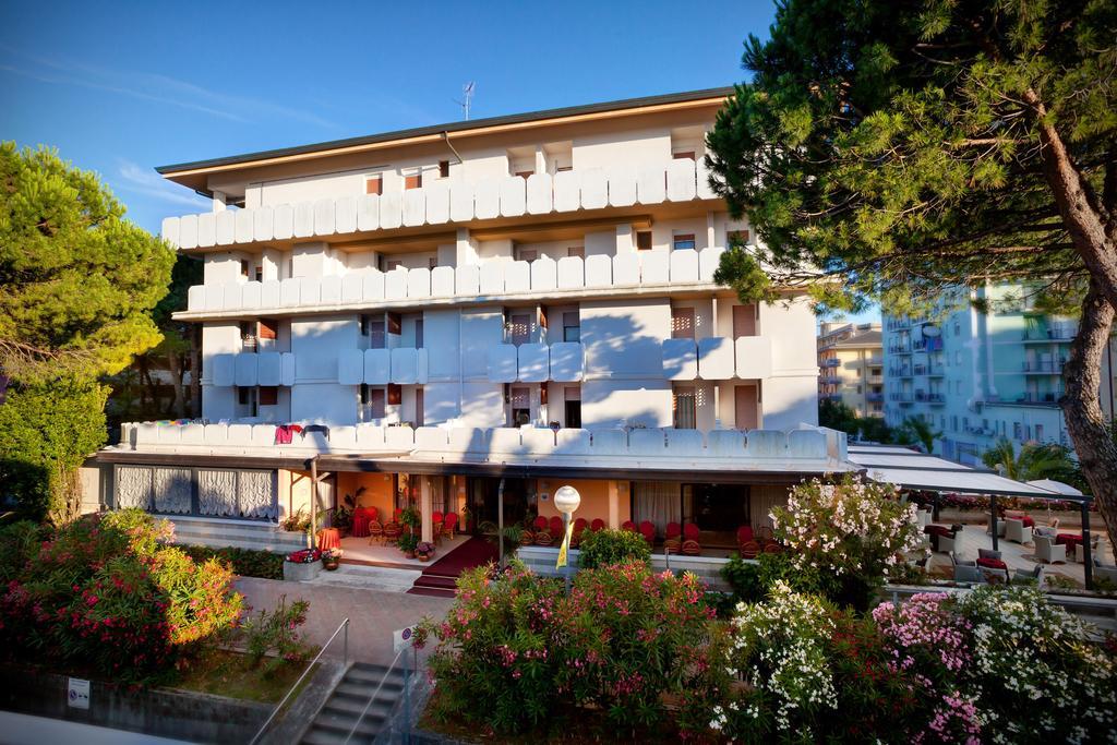Hotel Kennedy Bibione Exterior foto